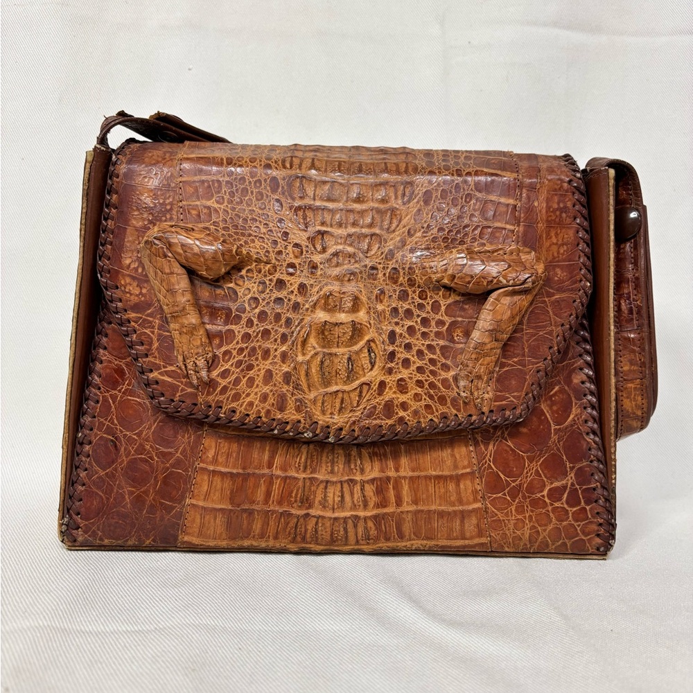 Vintage  Genuine Alligator Purse- Handbag- 9"- Excellent Condition 2 leg detail